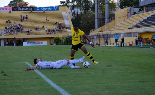 São Bernardo 1 x 0 Caxias - Bernô vence com gol no finalzinho 1 Foto: Giovanni Gambera | @ogigio94 | São Bernardo