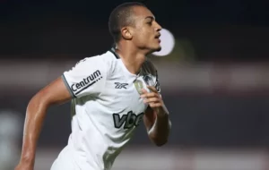 Atacante renova contrato com o Botafogo até o fim de 2028