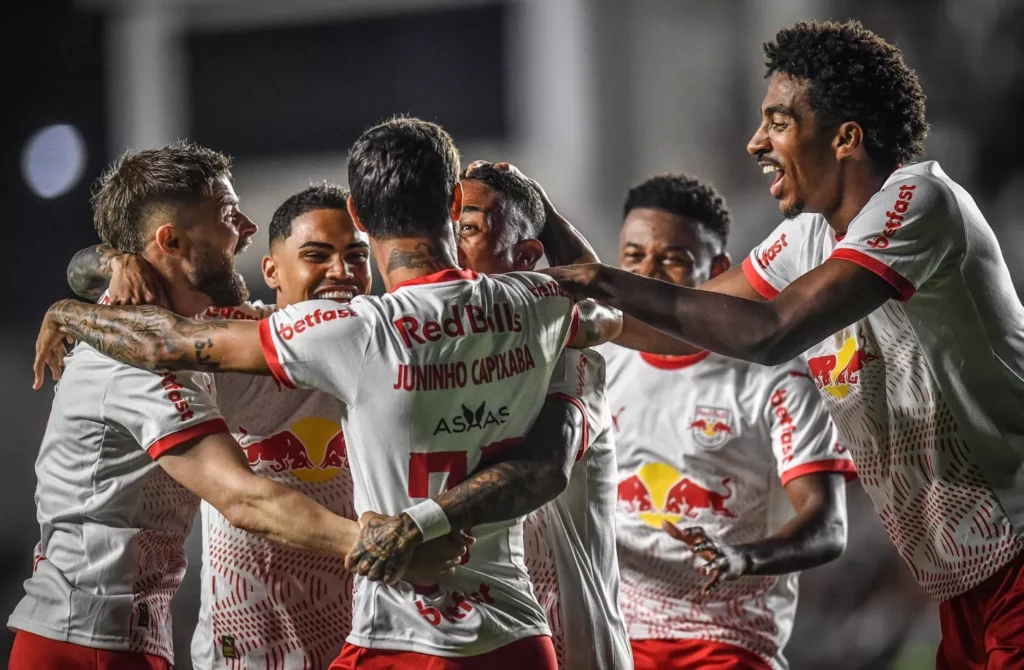 BRASILEIRÃO: Red Bull Bragantino lidera e São Paulo perde