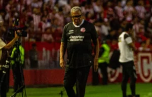 Náutico 0 x 1 Ponte Preta - Macaca sofre e leva três pontos de Recife