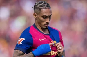 Raphinha se assusta com prêmio de melhor em campo no clássico: 'Daria para outro jogador'