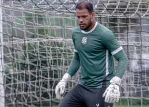 Figueirense perde goleiro por lesão e Pintado tem elenco quase completo