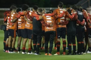 Ituano x Floresta - Galo tenta retomar consciência após dois golpes