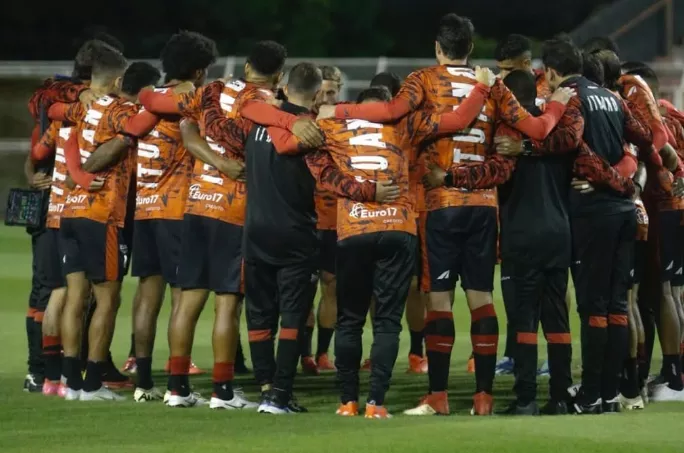 Ituano x Floresta – Galo tenta retomar consciência após dois golpes