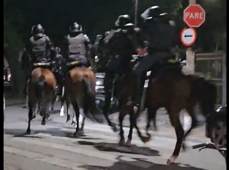 Polícia dispersa torcedores nos arredores da Vila Belmiro