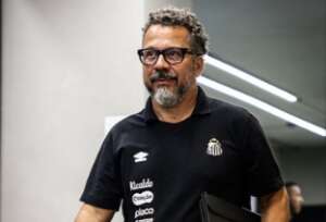 Cléber Xavier avalia estreia no Santos e promete foco na 'questão mental'
