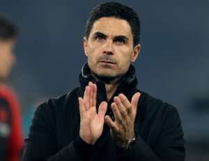 Técnico credita eliminação do Arsenal na Liga dos Campeões ao goleiro do PSG