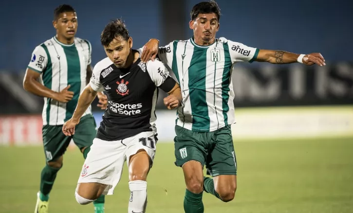 Dorival valoriza foco do Corinthians na Sul-Americana