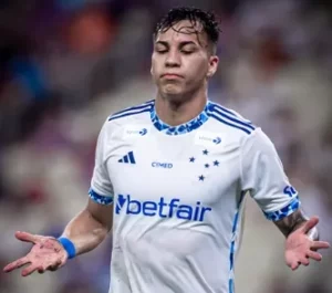 Fortaleza 0 x 2 Cruzeiro - Raposa embala e amplia crise no Leão