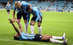 Grêmio 1 x 0 Luqueño-PAR - Resevas jogam 