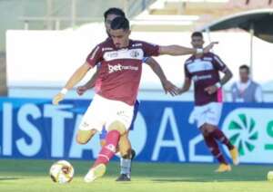 Atacante inicia transição e pode reforçar Ferroviária na Série B