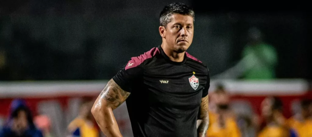 Vitória x Vasco - Luta contra a zona de rebaixamento do Brasileirão 2 Thiago Carpini