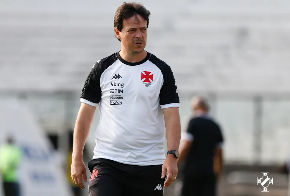 Diniz reforça confiança em Jair e vê permanência no Vasco como prioridade: “Minha intenção é incorporá-lo definitivamente”