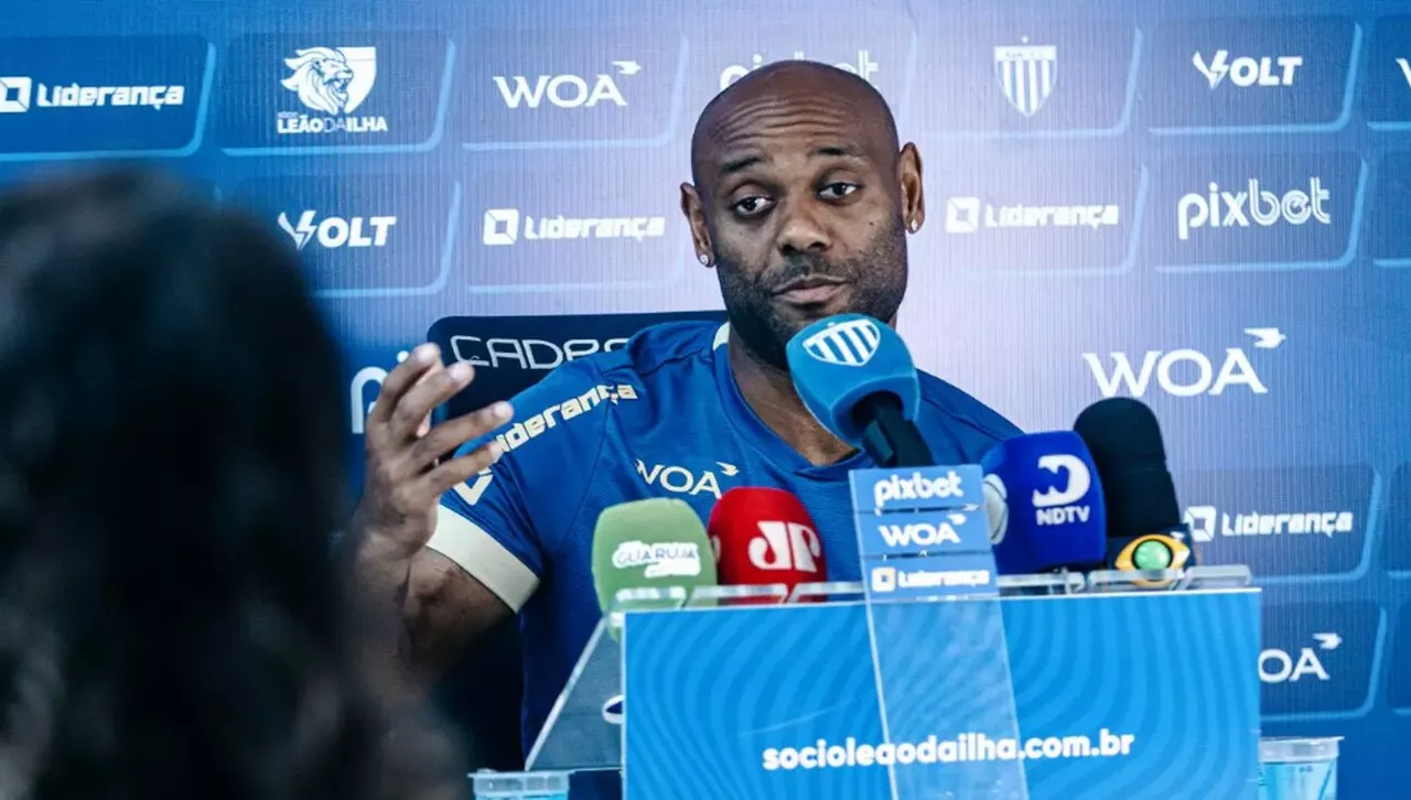 Vagner Love deixa o Avai