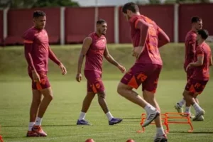 Vila Nova x Athletico-PR - Duelo direto por vaga no G4