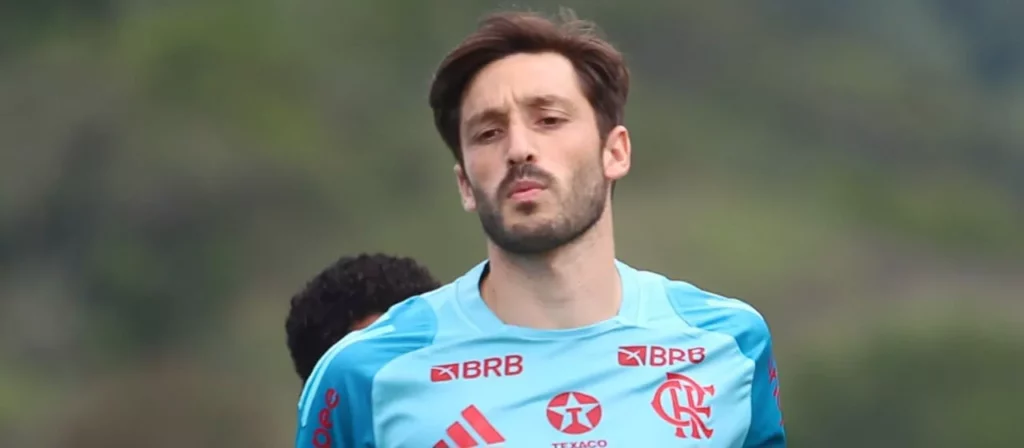 Flamengo espera contar com Viña no Mundial de Clubes