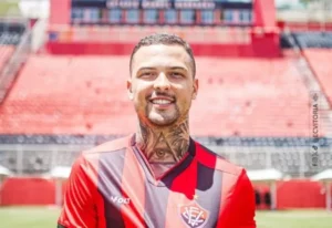 Vitória confirma saída de Thiaguinho e inicia mudanças no elenco