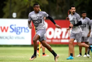 Volante promete Ponte Preta mais disciplinada na Série C: 