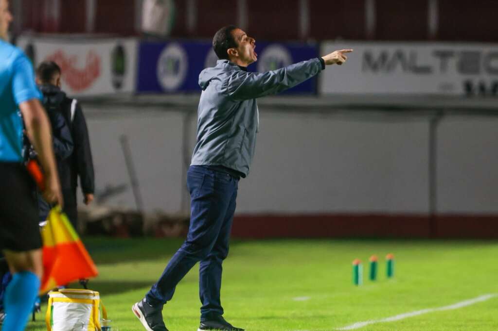 Caxias anima após vitória em casa e vai encarar outro ex-clube de Júnior Rocha