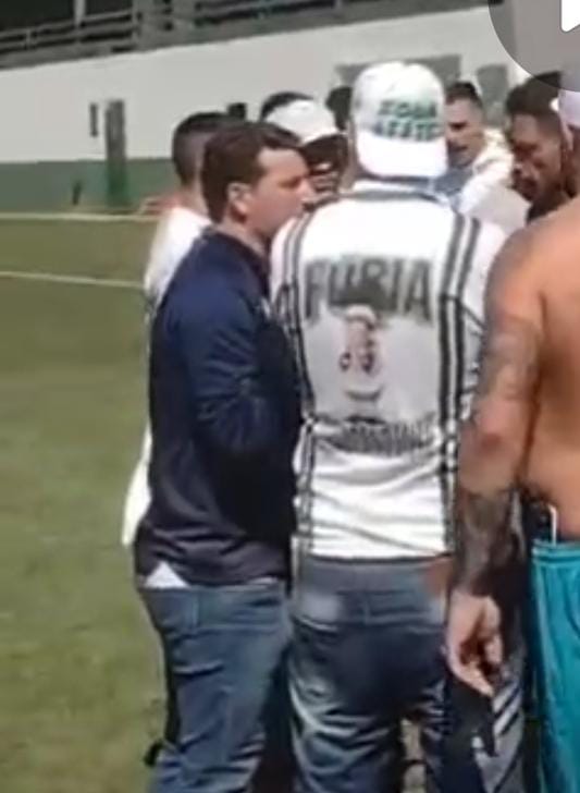 Torcida Organizada do Guarani invade treino e cobra presidente do CA 3 Guarani drama bastidores