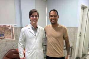 Vinícius, do Náutico, passa por cirurgia no joelho e inicia recuperação