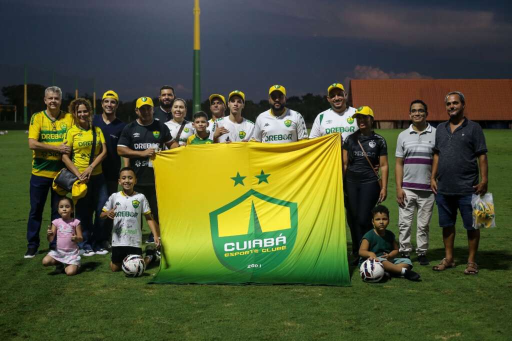 Sócios-torcedores do Cuiabá são convidados para conhecer CT 2 Sócios-torcedores do Cuiabá são convidados para conhecer CT (Foto: AssCom Dourado)