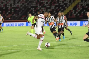 Botafogo-SP 0 x 3 Athletic-MG - Esquadrão vence duelo direto e sai do Z-4