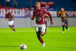 Caxias confirma rescisão com mais um atacante