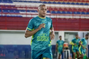 Atacante do Brusque sofre ruptura no tendão e não atua mais na Série C