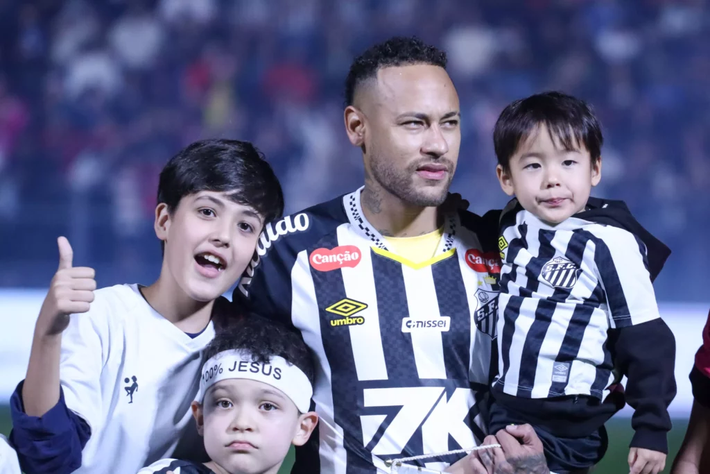 Neymar diz que Santos precisa 
