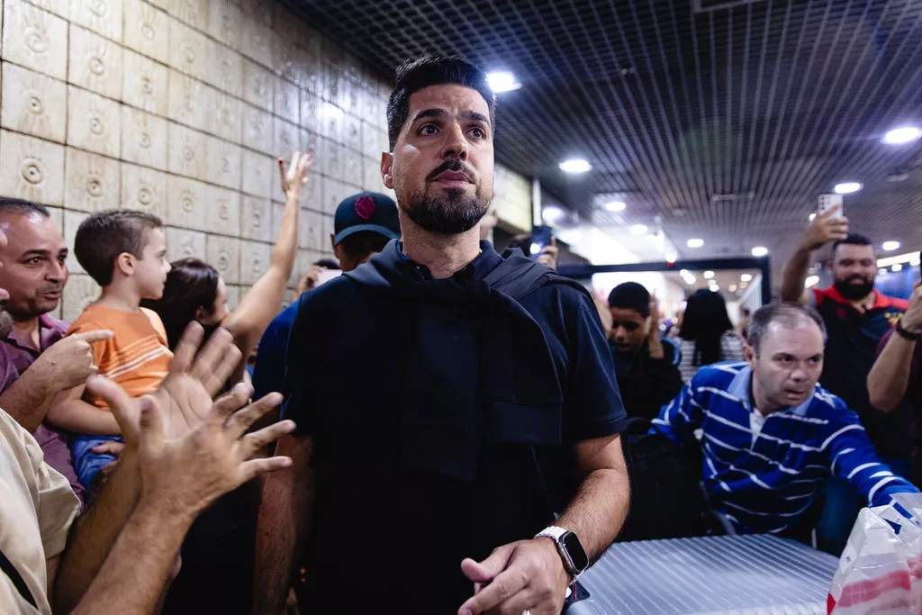 António Oliveira oficializado Sport