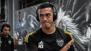 Cuello tem lesão muscular confirmada e desfalca Atlético-MG diante do Corinthians