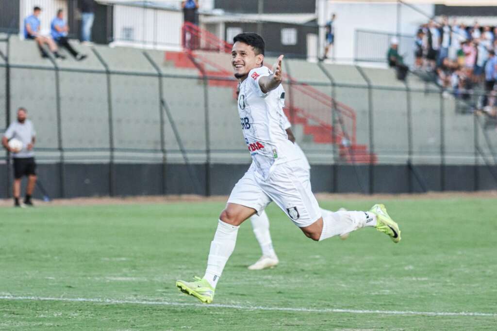 Ceilândia-DF 1 x 0 Capital-DF - Gato Preto segue 100% na Série D 2 Ceilândia supera Capital Série D