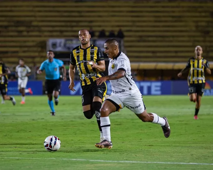 Volta Redonda 1 x 1 Amazonas - Voltaço busca empate, mas ambos seguem no Z-4 1 Volta Redonda busca empate com Amazonas, mas ambos seguem no Z-4 da Série B