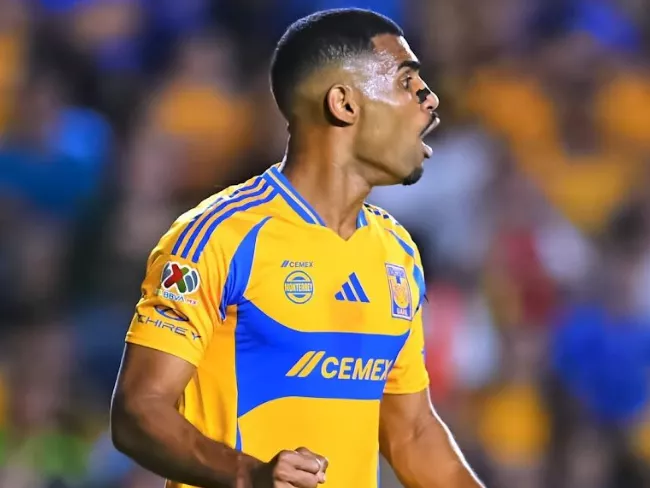 Joaquim é eleito melhor zagueiro do Campeonato Mexicano