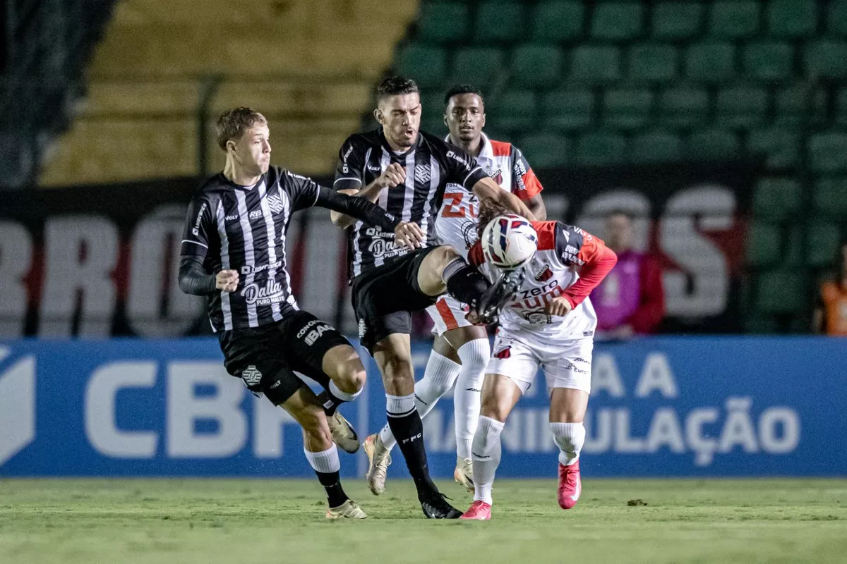 SÉRIE C: São Bernardo encosta no topo, Ituano perde novamente 2 Figueirense Ituano Série C