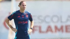 Filipe Luís cobra atenção ao calendário e admite busca por reforços no Flamengo