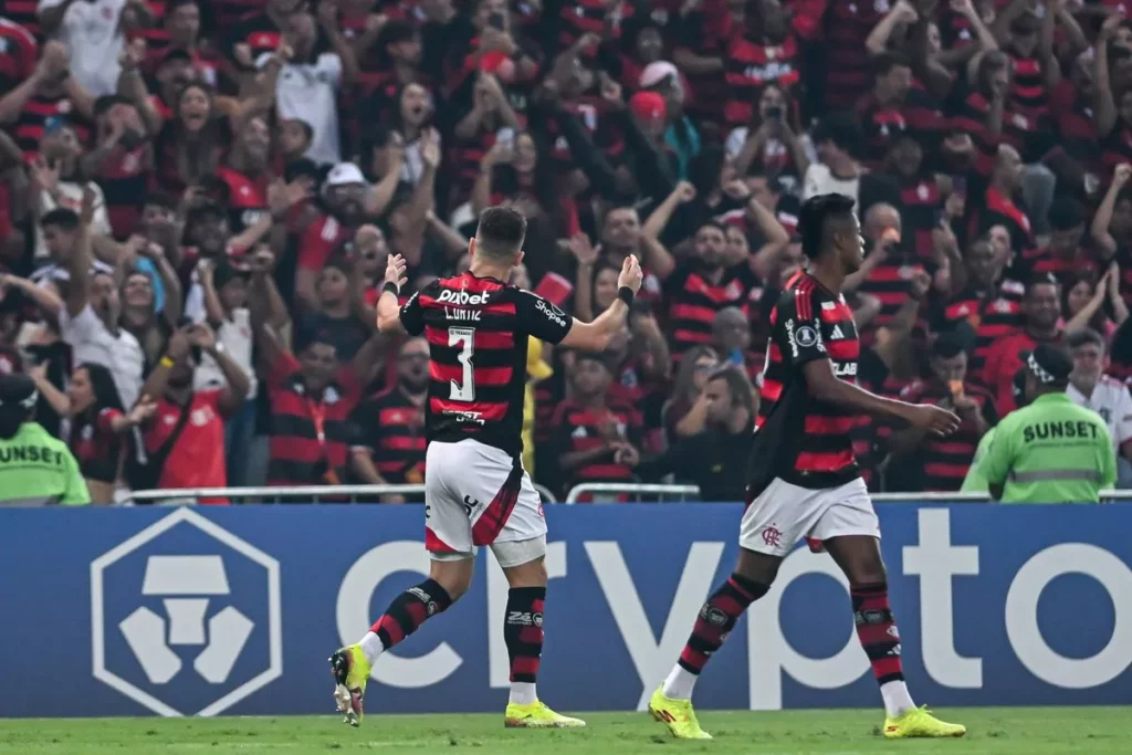 Flamengo 2 x 0 LDU - Mengão perto das oitavas! 2 flamengo