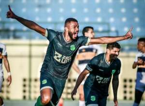 Floresta 1 x 0 Retrô - Lobo vence primeira na Série C