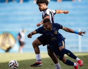 Aparecidense-GO 3 x 1 Goiânia-GO - No duelo goiano na Série D, deu Camaleão