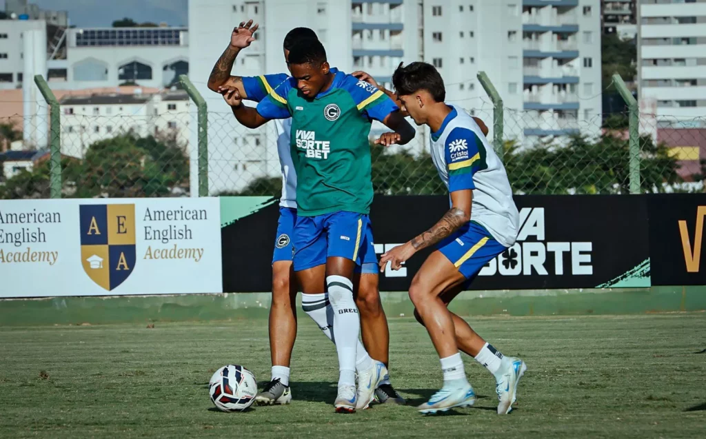 Goiás x Coritiba – Esmeraldino busca 3ª vitória para se isolar na liderança da Série B