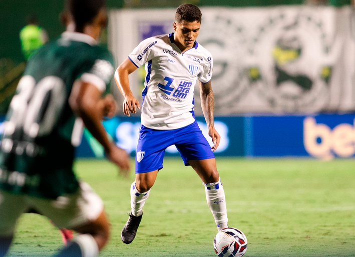 Goiás 2 x 1 Avaí - Esmeraldino assume liderança da Série B de forma provisória 3 goias 2