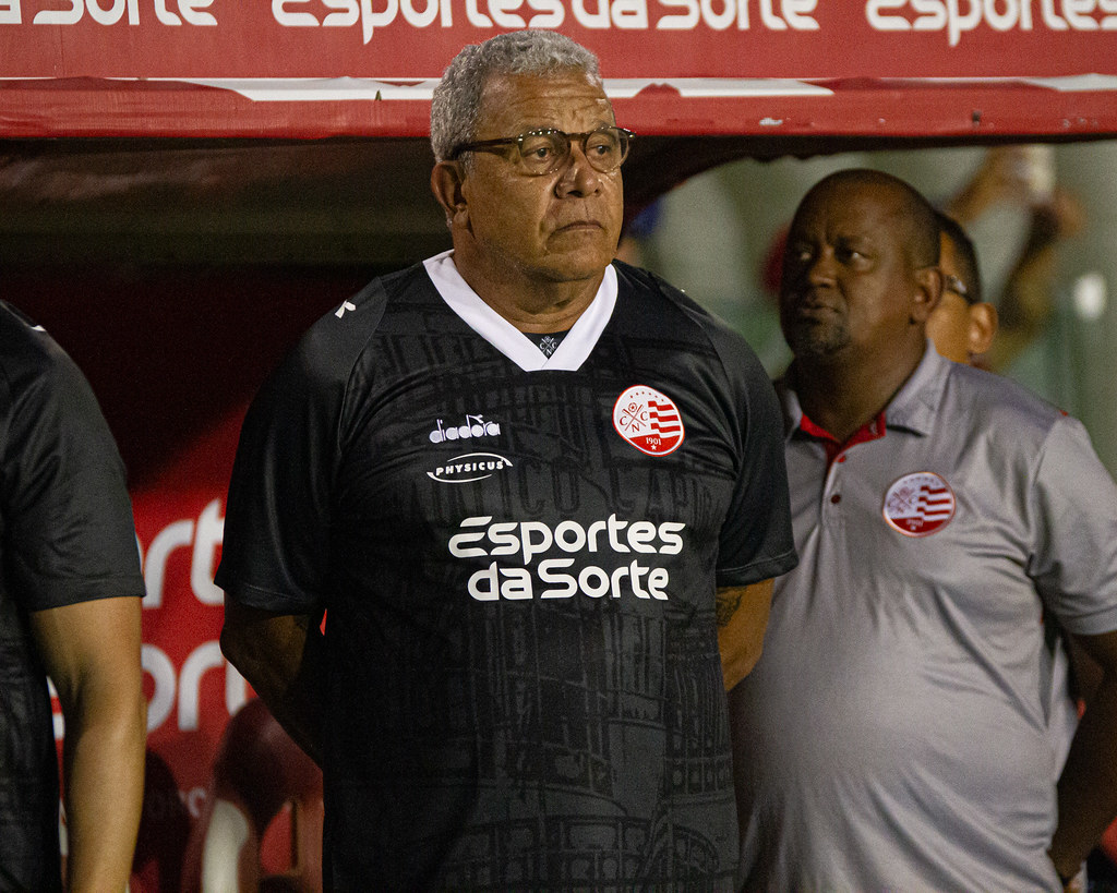 Hélio dos Anjos reprova Náutico