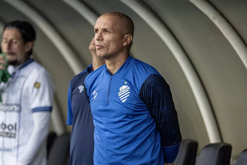 Treinador do CSA lamenta ausências em novo empate na Série C