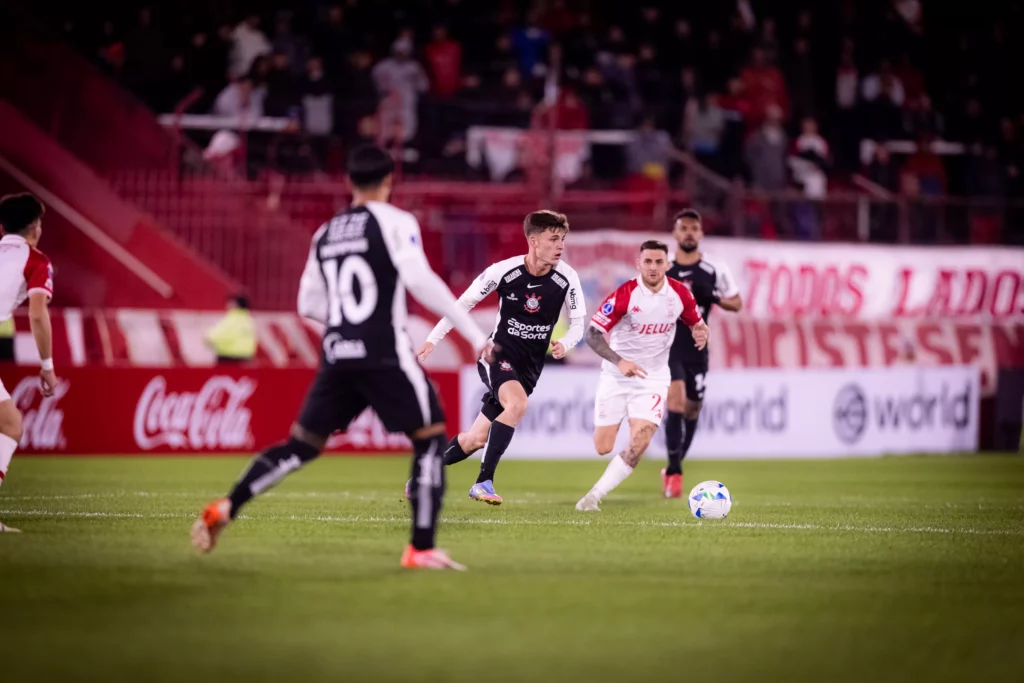 COPA SUL-AMERICANA: Vasco e Corinthians têm noites distintas 2 Huracán Corinthians Copa Sul-Americana
