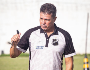 O técnico Evaristo Piza, do ABC, está focado em conquistar a primeira vitória na Série C
