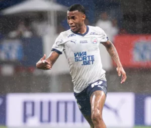 Em duelo de volantes, Jean Lucas e Gerson se enfrentam em duelo pelo G6