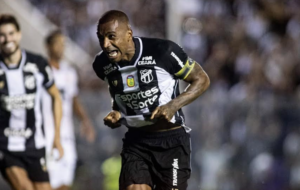 Marllon, zagueiro artilheiro, marca seu segundo gol no Brasileirão pelo Ceará