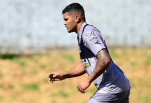 Ponte Preta deve relacionar Jeh após seis meses fora