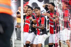 Joinville-SC 1 x 0 Azuriz-PR - JEC assume topo isolado na Série D